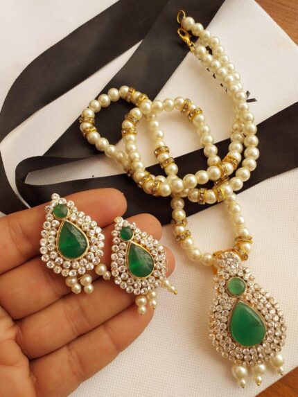 Gold plated Set with kundan and pearl
