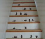 Nuevos dibujos animados pequeño ratón familia agujero escaleras pegatinas de pared esquina escalera decoración calcomanías de pared extraíble DIY vinilo arte Mural - Image 6
