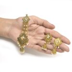 antique Kundan Maang Tikka & Earring with white pearls - Image 4