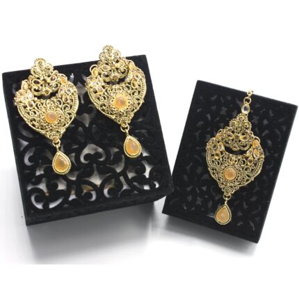 Golden Artificial Bridal Maang Tikka earrings