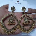 Antique gold jhumki earring - Image 3