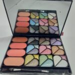 Charming lady eyeshadow and blusher - Image 2