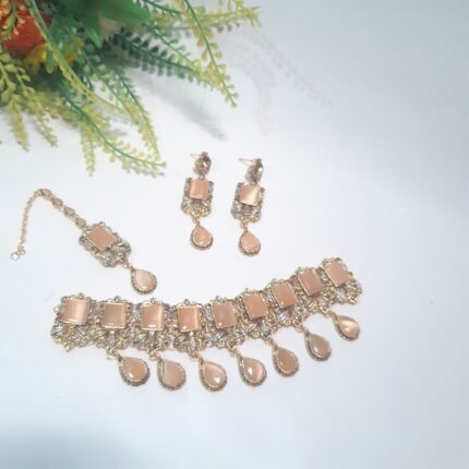 Bridal chokar set golden